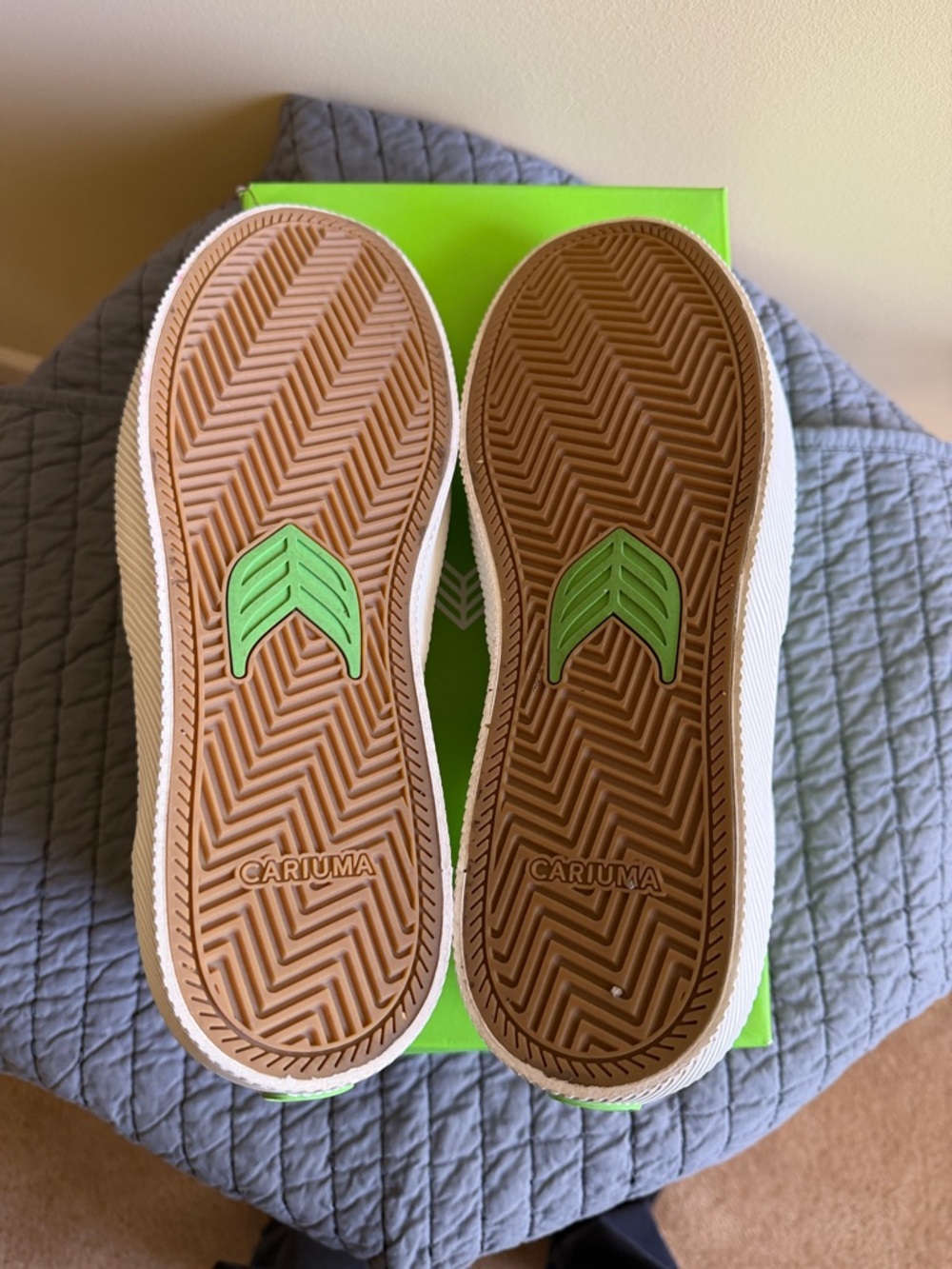 Cariuma Slip-On Sneakers in Beige and White with Lime Accents - Picture 3 of 4